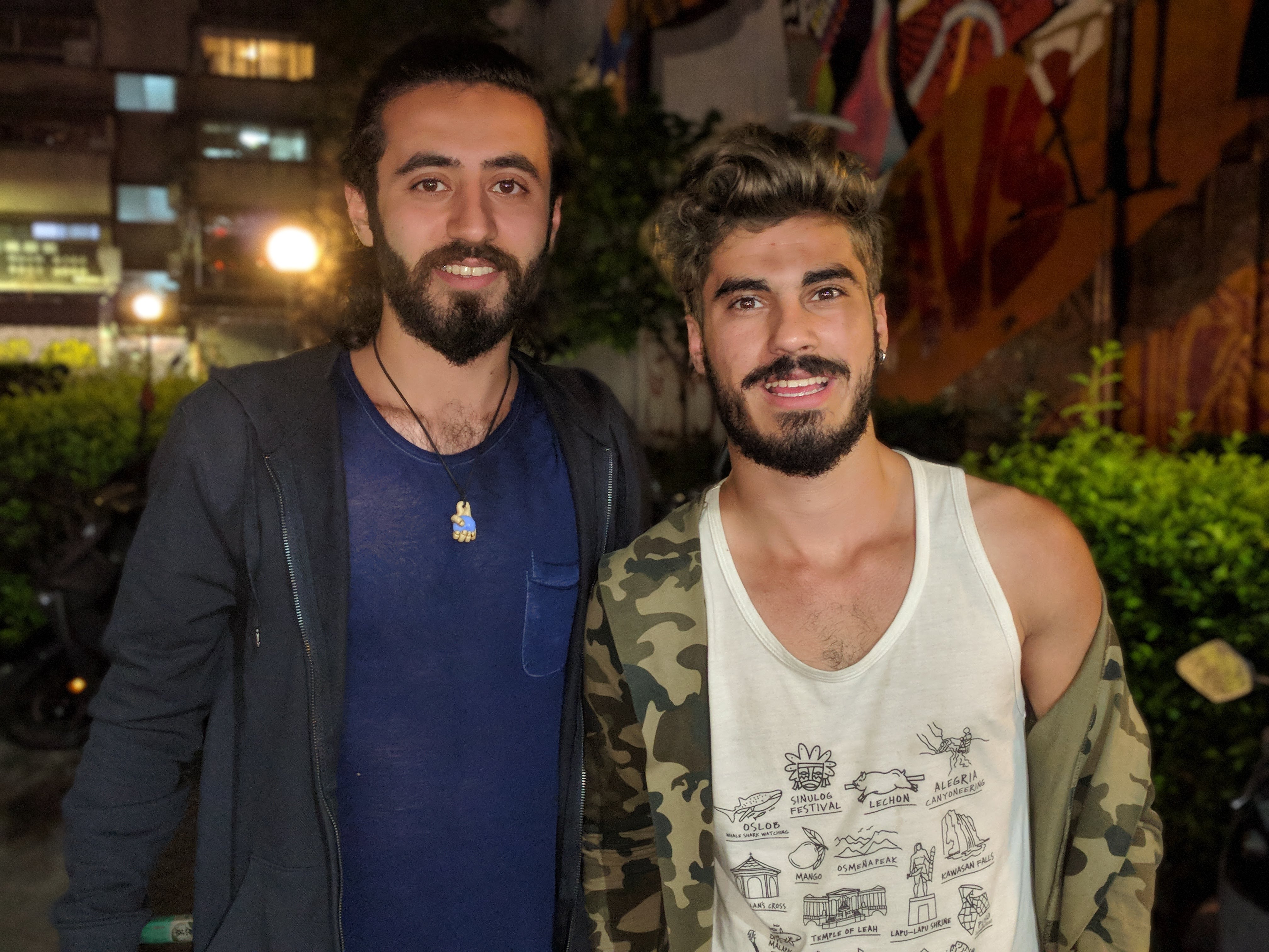 布拉克(左)與愛圖魯(右)感謝在臺灣的大家對他們的照顧